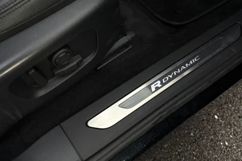 32 of 51 for Land Rover Range Rover Evoque 2.0 D200 Evoque Edition 5dr