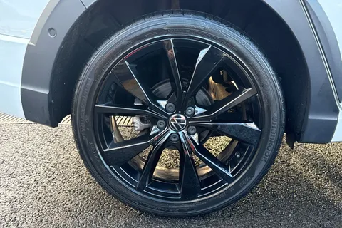 MT22OTW Volkswagen Taigo 1.0 TSI 110 R-Line 5dr DSG **BLACK DESIGN PACK, REAR VIEW CAMERA** Thumbnail #10