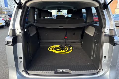 KS23VTK Volkswagen ID. Buzz 150kW Life Pro 77kWh 5dr Auto | Rear Camera | Heated Seats Thumbnail #8