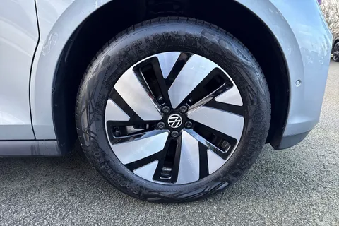 KS23VTK Volkswagen ID. Buzz 150kW Life Pro 77kWh 5dr Auto | Rear Camera | Heated Seats Thumbnail #11