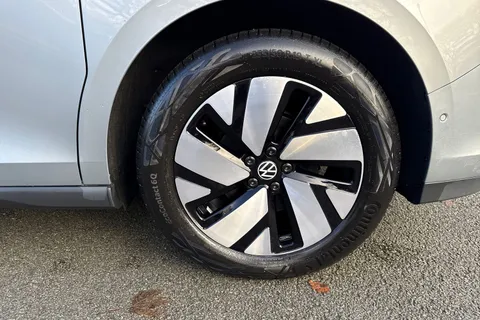 KS23VTK Volkswagen ID. Buzz 150kW Life Pro 77kWh 5dr Auto | Rear Camera | Heated Seats Thumbnail #13