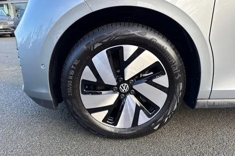 KS23VTK Volkswagen ID. Buzz 150kW Life Pro 77kWh 5dr Auto | Rear Camera | Heated Seats Thumbnail #14