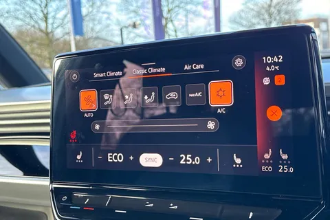 KS23VTK Volkswagen ID. Buzz 150kW Life Pro 77kWh 5dr Auto | Rear Camera | Heated Seats Thumbnail #23