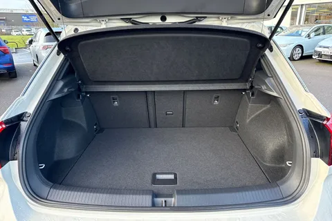 DC25ZKY Volkswagen T-Roc 2.0 TDI 150 EVO R-Line 5dr DSG⭐ Low TAX £195 a Year⭐ Thumbnail #7