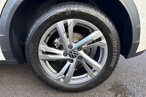 DC25ZKY Volkswagen T-Roc 2.0 TDI 150 EVO R-Line 5dr DSG⭐ Low TAX £195 a Year⭐ Thumbnail #11