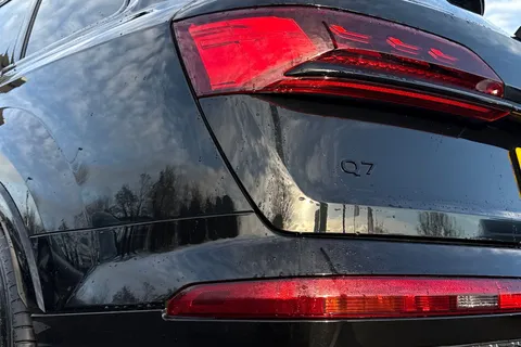 8 of 49 for Audi Q7 SUV Vorsprung 50 TDI quattro 286 PS tiptronic