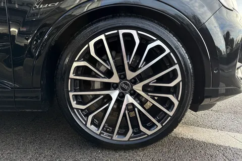 12 of 49 for Audi Q7 SUV Vorsprung 50 TDI quattro 286 PS tiptronic