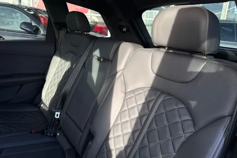 19 of 49 for Audi Q7 SUV Vorsprung 50 TDI quattro 286 PS tiptronic