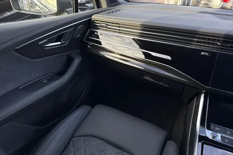 20 of 49 for Audi Q7 SUV Vorsprung 50 TDI quattro 286 PS tiptronic