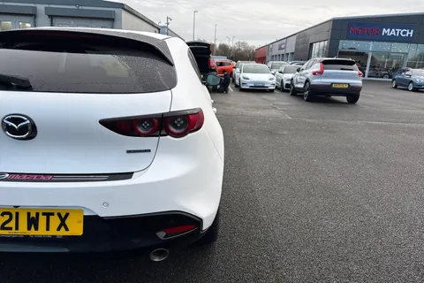 32 of 65 for Mazda Mazda3 2.0 e-SKYACTIV-X MHEV GT Sport Tech Euro 6 (s/s) 5dr