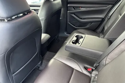 34 of 65 for Mazda Mazda3 2.0 e-SKYACTIV-X MHEV GT Sport Tech Euro 6 (s/s) 5dr