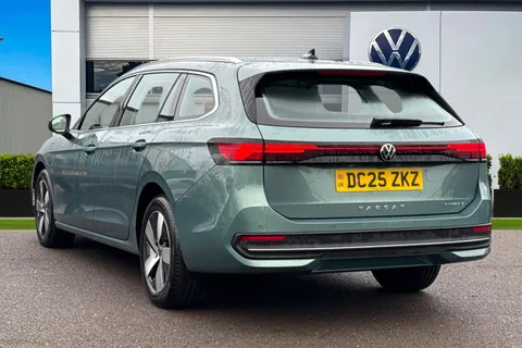 DC25ZKZ Volkswagen Passat 1.5 TSI eHybrid Life 5dr DSG Thumbnail #3