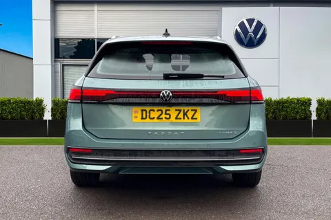 DC25ZKZ Volkswagen Passat 1.5 TSI eHybrid Life 5dr DSG Thumbnail #5