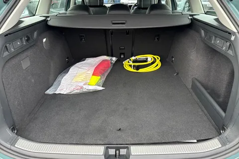 DC25ZKZ Volkswagen Passat 1.5 TSI eHybrid Life 5dr DSG Thumbnail #10