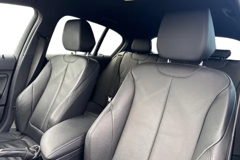 LY19HJG BMW 1 Series 1.5 118i GPF M Sport Shadow Edition Euro 6 (s/s) 5dr Thumbnail #15