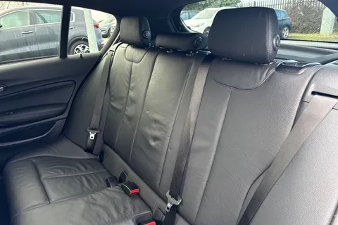 LY19HJG BMW 1 Series 1.5 118i GPF M Sport Shadow Edition Euro 6 (s/s) 5dr Thumbnail #18