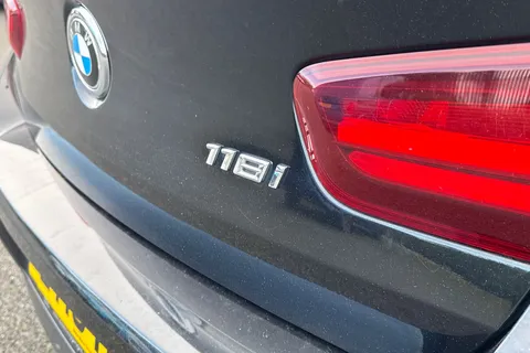 LY19HJG BMW 1 Series 1.5 118i GPF M Sport Shadow Edition Euro 6 (s/s) 5dr Thumbnail #32