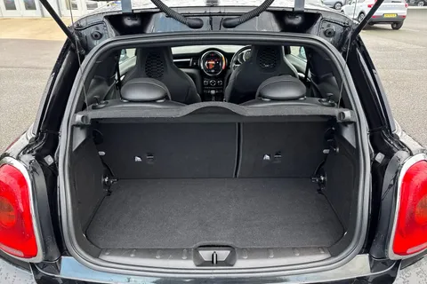 DG18MEV Mini Hatch 1.5 One 1499 GT Euro 6 (s/s) 3dr Thumbnail #7