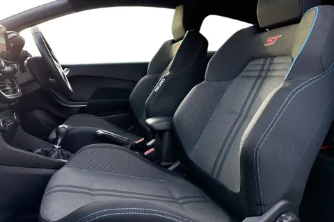 FL68HBY Ford Fiesta 1.5 EcoBoost ST-2 3dr Thumbnail #15