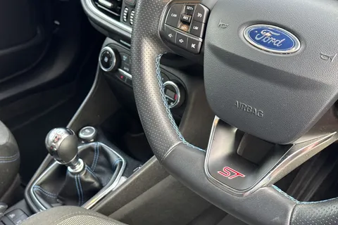 FL68HBY Ford Fiesta 1.5 EcoBoost ST-2 3dr Thumbnail #33