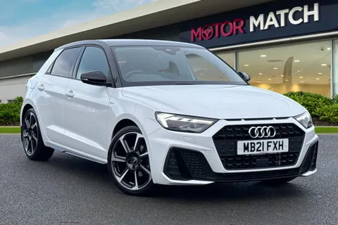 MB21FXH Audi A1 1.5 TFSI 35 Black Edition Sportback S Tronic Euro 6 (s/s) 5dr Thumbnail #2