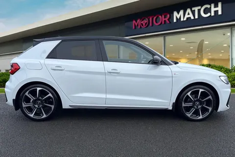 MB21FXH Audi A1 1.5 TFSI 35 Black Edition Sportback S Tronic Euro 6 (s/s) 5dr Thumbnail #4