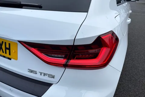 MB21FXH Audi A1 1.5 TFSI 35 Black Edition Sportback S Tronic Euro 6 (s/s) 5dr Thumbnail #8