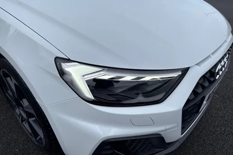 MB21FXH Audi A1 1.5 TFSI 35 Black Edition Sportback S Tronic Euro 6 (s/s) 5dr Thumbnail #9