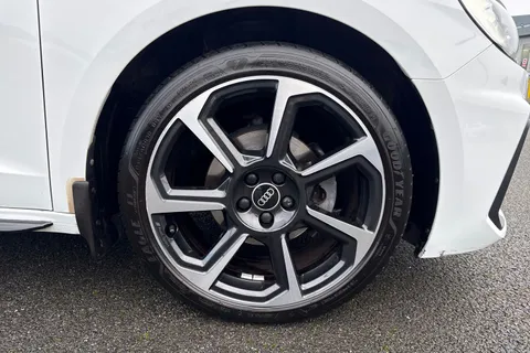 MB21FXH Audi A1 1.5 TFSI 35 Black Edition Sportback S Tronic Euro 6 (s/s) 5dr Thumbnail #10