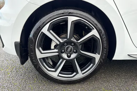 MB21FXH Audi A1 1.5 TFSI 35 Black Edition Sportback S Tronic Euro 6 (s/s) 5dr Thumbnail #11