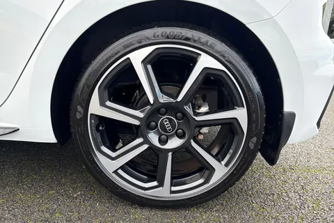 MB21FXH Audi A1 1.5 TFSI 35 Black Edition Sportback S Tronic Euro 6 (s/s) 5dr Thumbnail #12