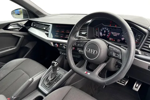 MB21FXH Audi A1 1.5 TFSI 35 Black Edition Sportback S Tronic Euro 6 (s/s) 5dr Thumbnail #14