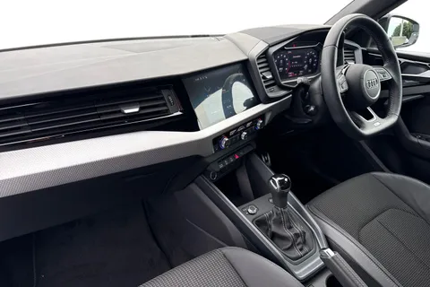 MB21FXH Audi A1 1.5 TFSI 35 Black Edition Sportback S Tronic Euro 6 (s/s) 5dr Thumbnail #15