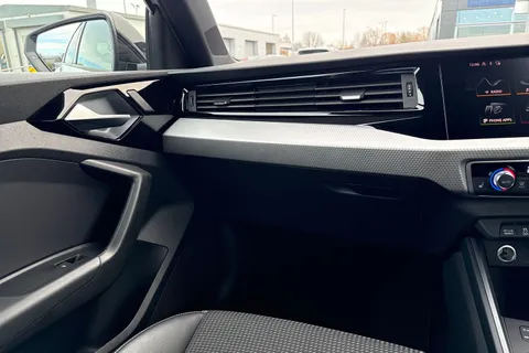 MB21FXH Audi A1 1.5 TFSI 35 Black Edition Sportback S Tronic Euro 6 (s/s) 5dr Thumbnail #20