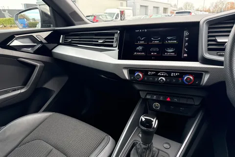 MB21FXH Audi A1 1.5 TFSI 35 Black Edition Sportback S Tronic Euro 6 (s/s) 5dr Thumbnail #44