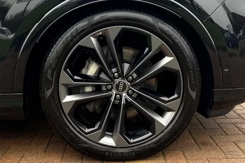 11 of 66 for Audi Q7 SUV Black Edition 55 TFSI quattro 340 PS tiptronic