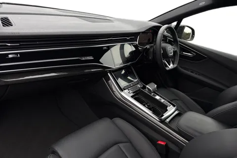 15 of 66 for Audi Q7 SUV Black Edition 55 TFSI quattro 340 PS tiptronic