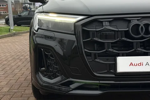 28 of 66 for Audi Q7 SUV Black Edition 55 TFSI quattro 340 PS tiptronic