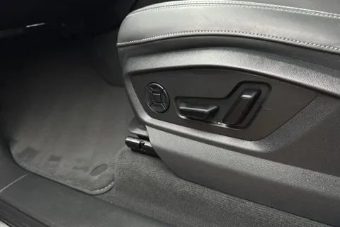 32 of 66 for Audi Q7 SUV Black Edition 55 TFSI quattro 340 PS tiptronic