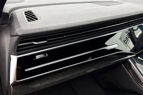 33 of 66 for Audi Q7 SUV Black Edition 55 TFSI quattro 340 PS tiptronic