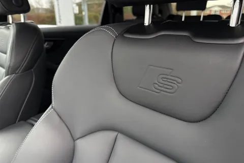 34 of 66 for Audi Q7 SUV Black Edition 55 TFSI quattro 340 PS tiptronic