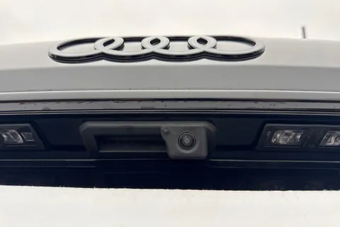 38 of 66 for Audi Q7 SUV Black Edition 55 TFSI quattro 340 PS tiptronic