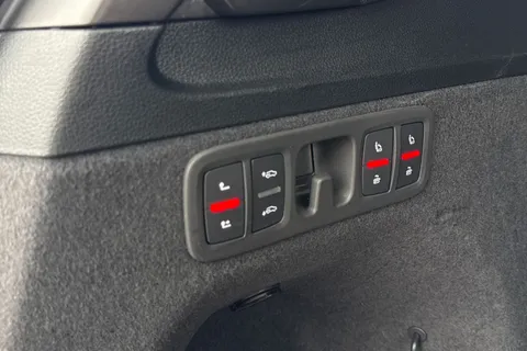 39 of 66 for Audi Q7 SUV Black Edition 55 TFSI quattro 340 PS tiptronic