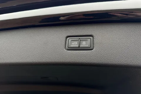 40 of 66 for Audi Q7 SUV Black Edition 55 TFSI quattro 340 PS tiptronic