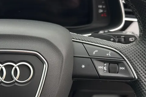 49 of 66 for Audi Q7 SUV Black Edition 55 TFSI quattro 340 PS tiptronic