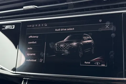 56 of 66 for Audi Q7 SUV Black Edition 55 TFSI quattro 340 PS tiptronic