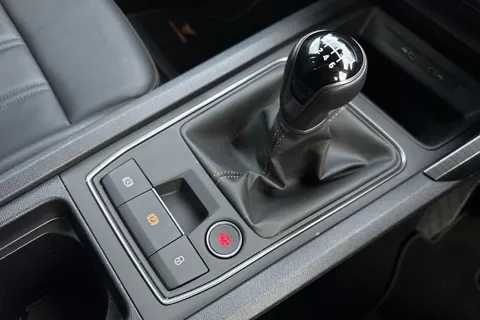 23 of 43 for CUPRA Formentor 1.5 TSI V2 Euro 6 (s/s) 5dr