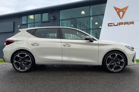 KP25VDL CUPRA Leon 1.5 eTSI V2 DSG Euro 6 (s/s) 5dr Thumbnail #4