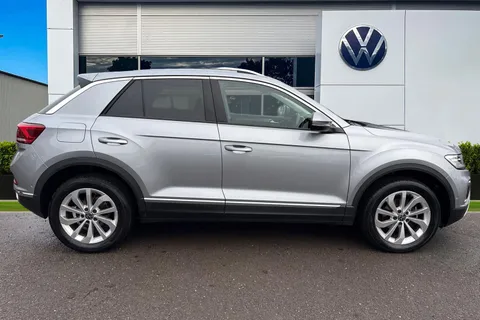 GK74DCV Volkswagen T-Roc 1.5 TSI Style 5dr DSG Thumbnail #4