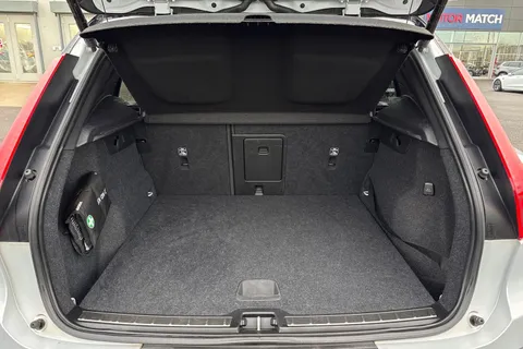 DA70GLV Volvo Xc40 2.0 B4 MHEV R-Design Pro Auto Euro 6 (s/s) 5dr Thumbnail #7